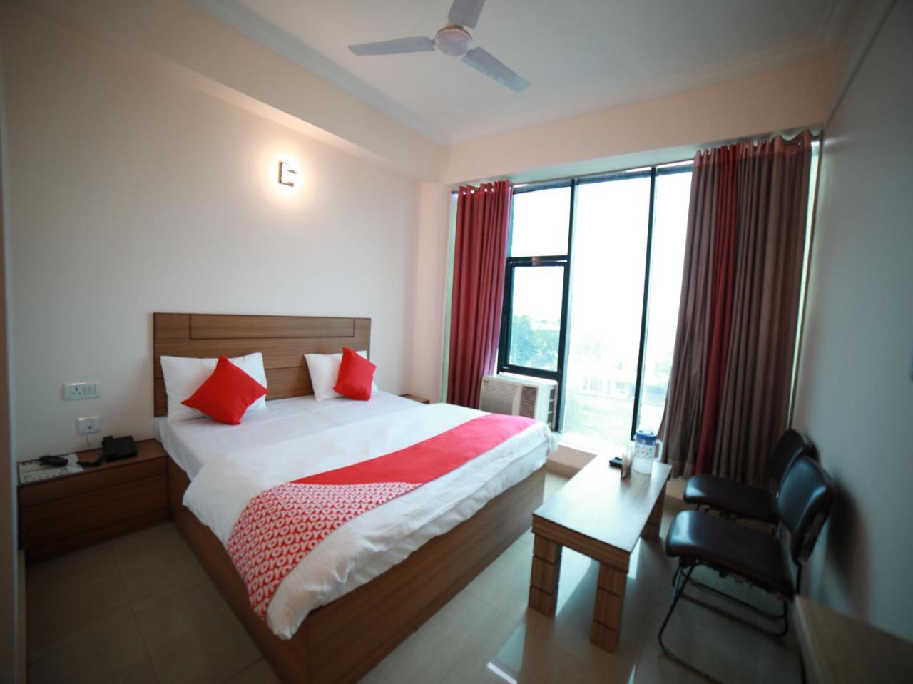 Oyo 15561 Corporate Villa Jammu Ngoại thất bức ảnh