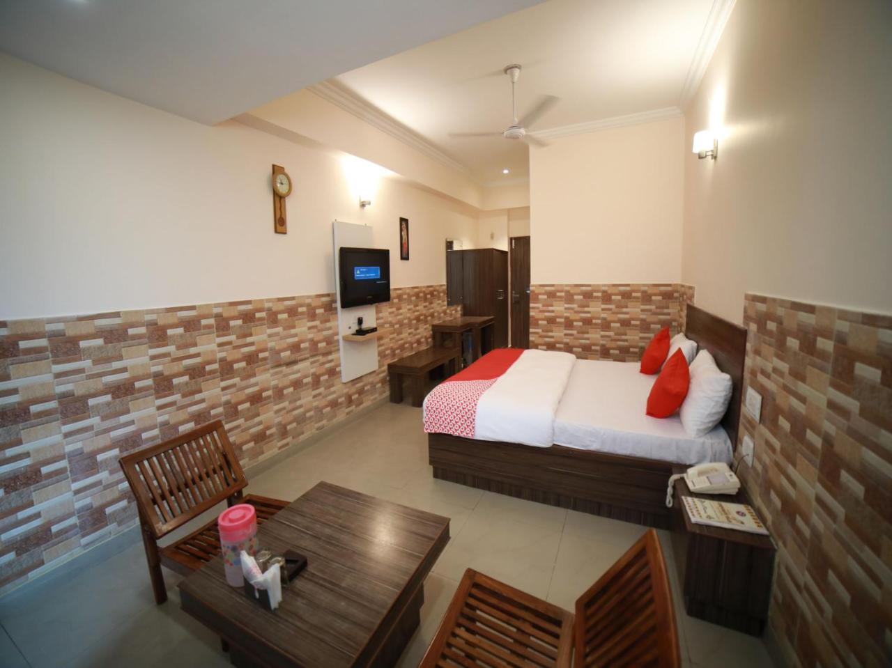 Oyo 15561 Corporate Villa Jammu Ngoại thất bức ảnh