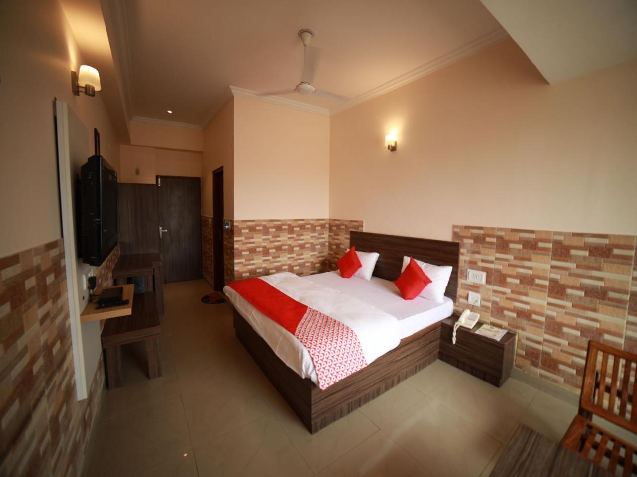 Oyo 15561 Corporate Villa Jammu Ngoại thất bức ảnh