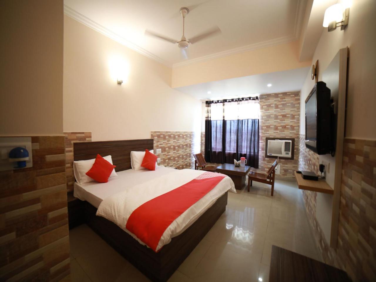 Oyo 15561 Corporate Villa Jammu Ngoại thất bức ảnh