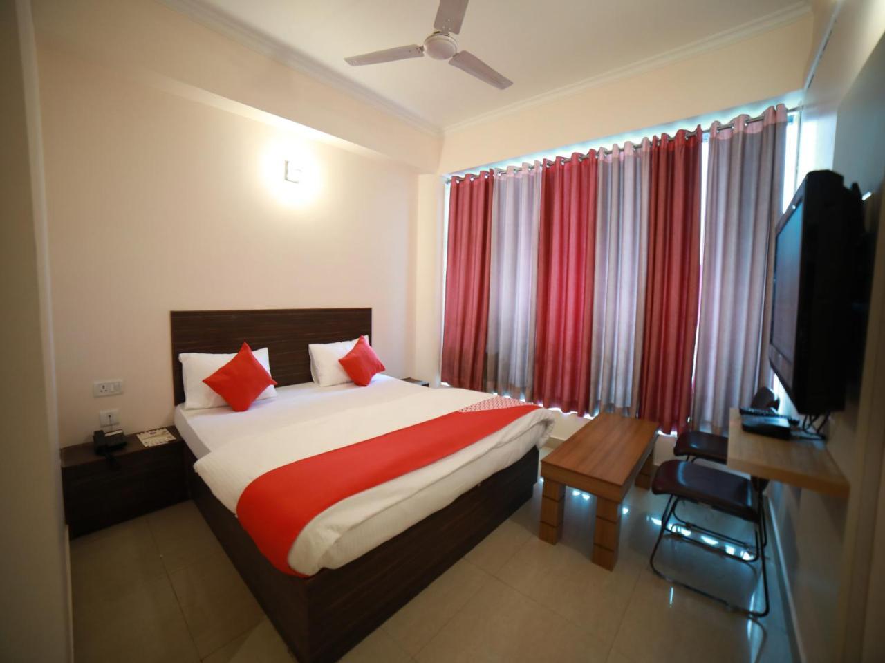 Oyo 15561 Corporate Villa Jammu Ngoại thất bức ảnh